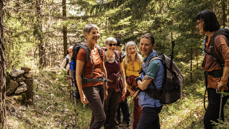 Unsere gut gelaunte Wandergruppe bei einer kleinen Pause.